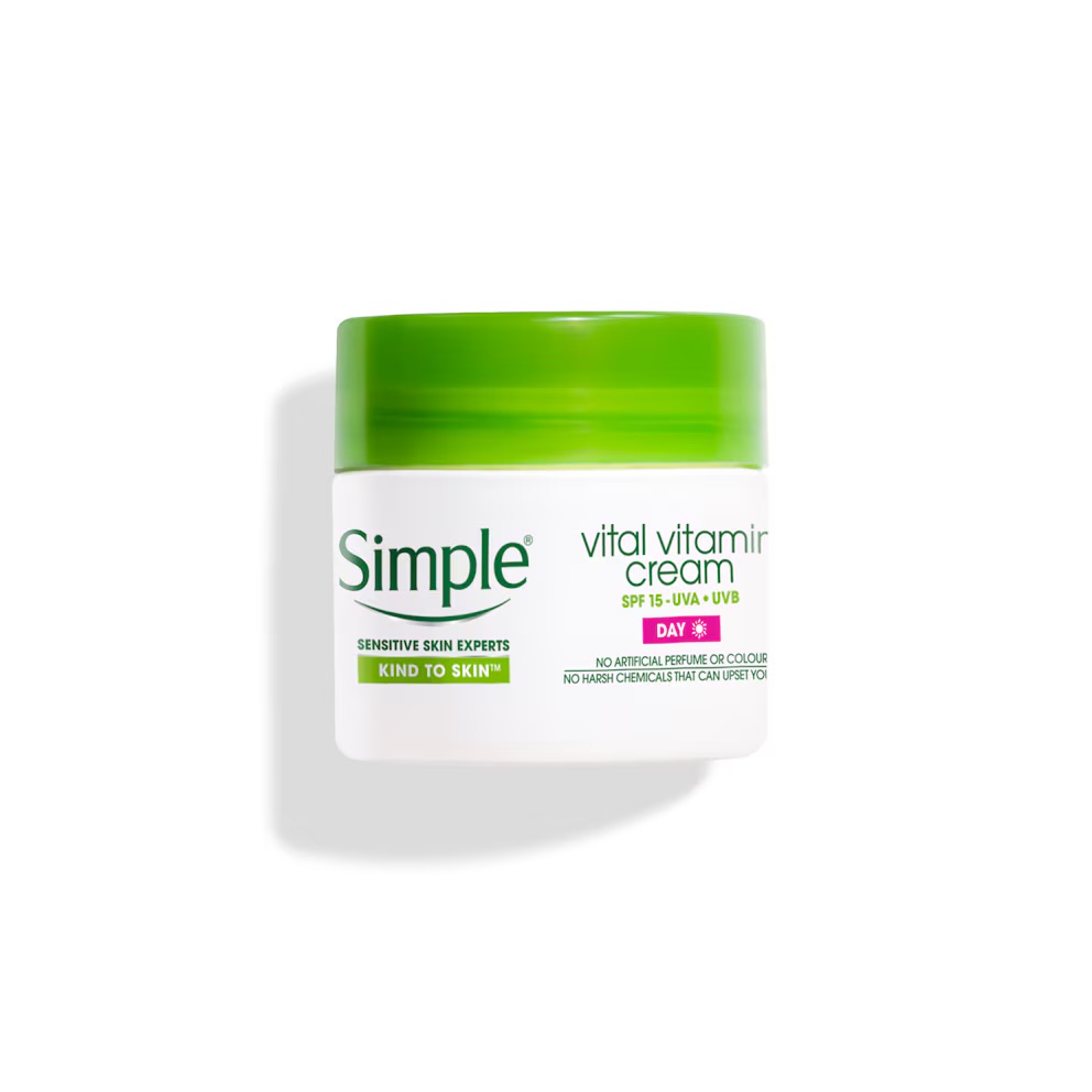 Simple/ Kind to Skin Vital Vitamin Day Cream SPF15+ 50ml : سمبل كريم وجه نهاري بالفيتامينات مع واقي شمس