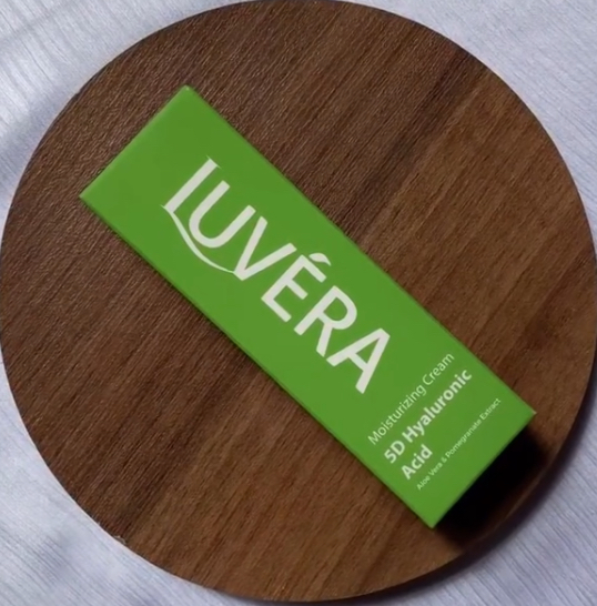 Luvera/ 5D Hyaluronic Acid Mosturizing Cream : لوفيرا كريم الهايلرونك المرطب للوجه 